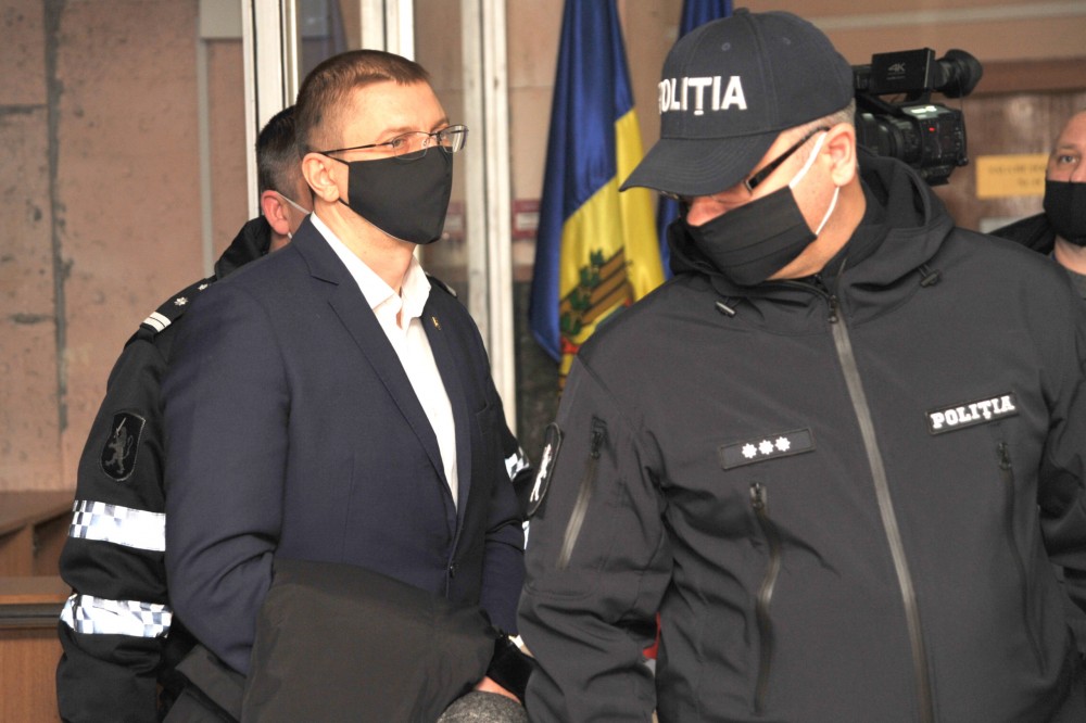 Ultima ORĂ // Șeful suspendat al PA, Viorel Morari eliberat chiar din sala de judecată
